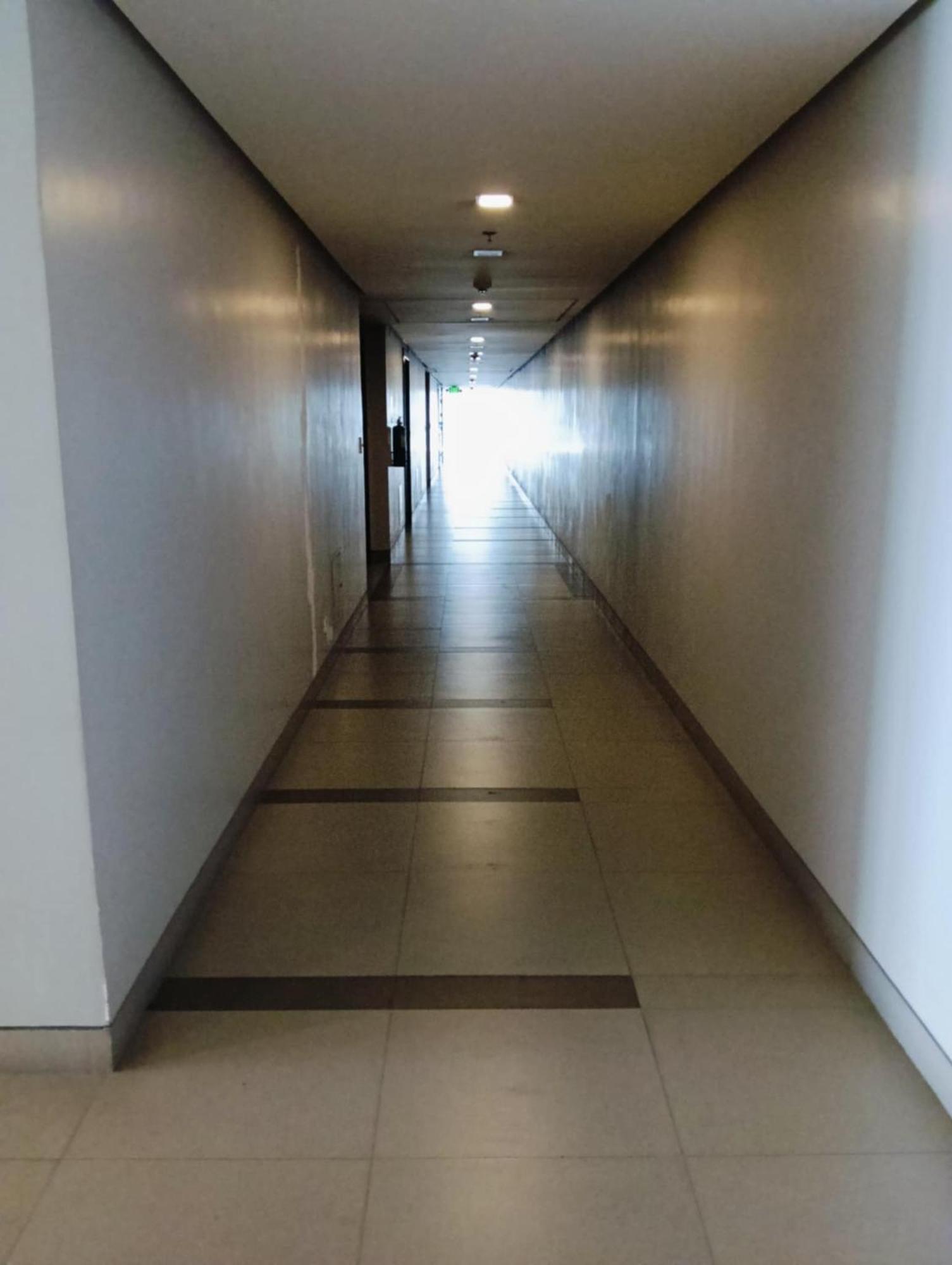 81 Newport Boulevard Cluster 4 - 8F Across Naia Airport, Terminal 3 ปาไซ ภายนอก รูปภาพ